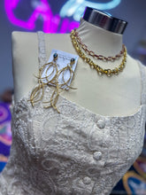 Load image into Gallery viewer, Simple &amp; Sweet Button Tank