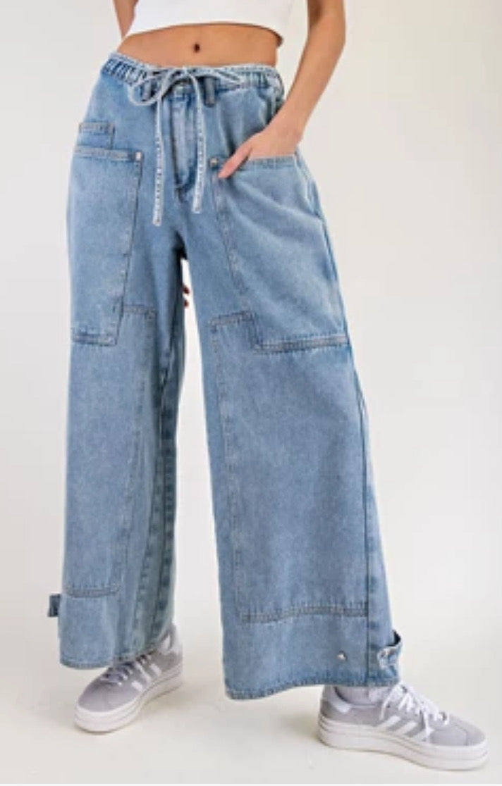 Wide Leg Belted Jeans