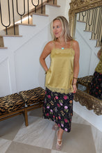 Load image into Gallery viewer, Black floral skirt
