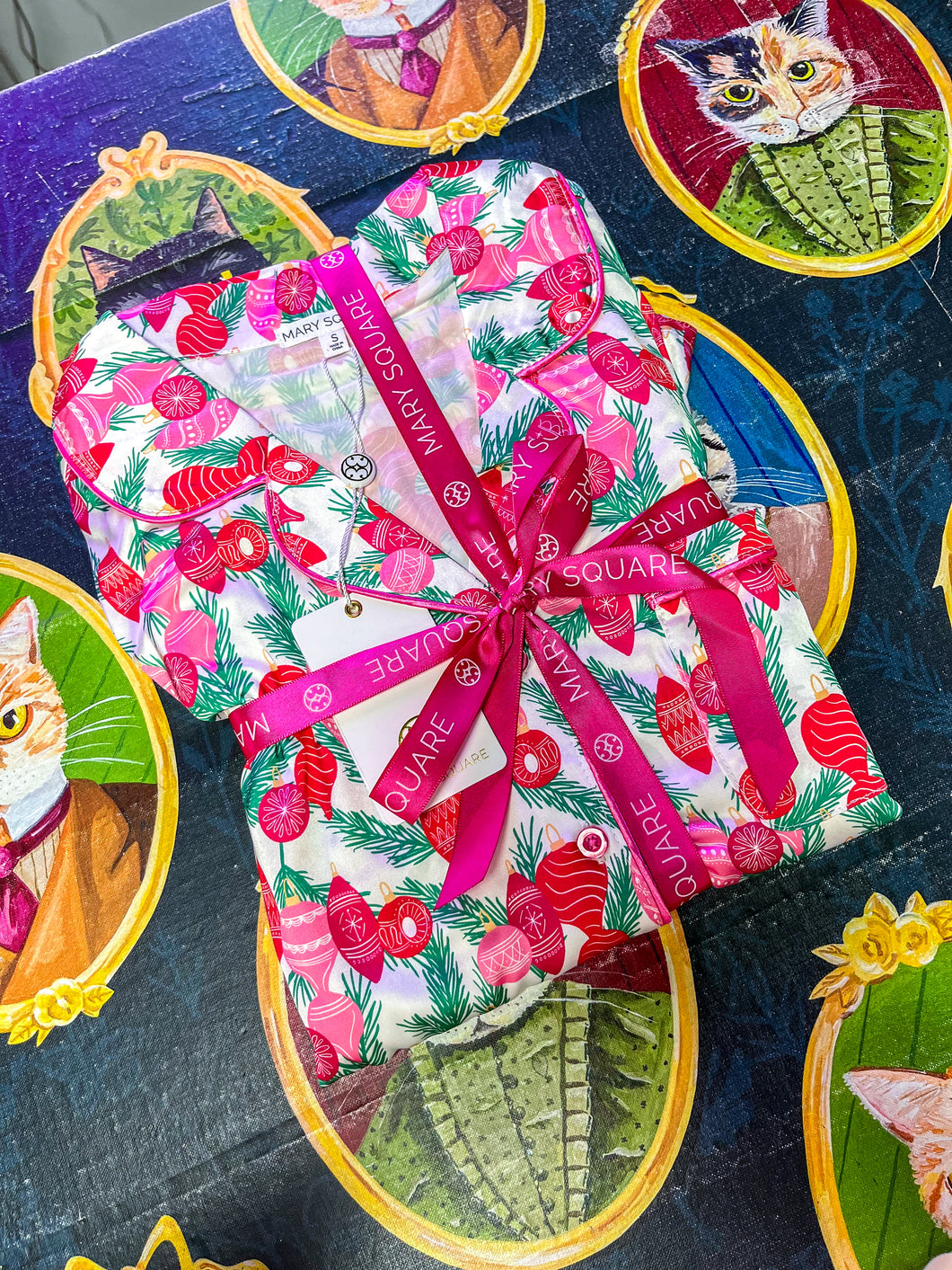 Mary Square Trim The Tree Pant Set