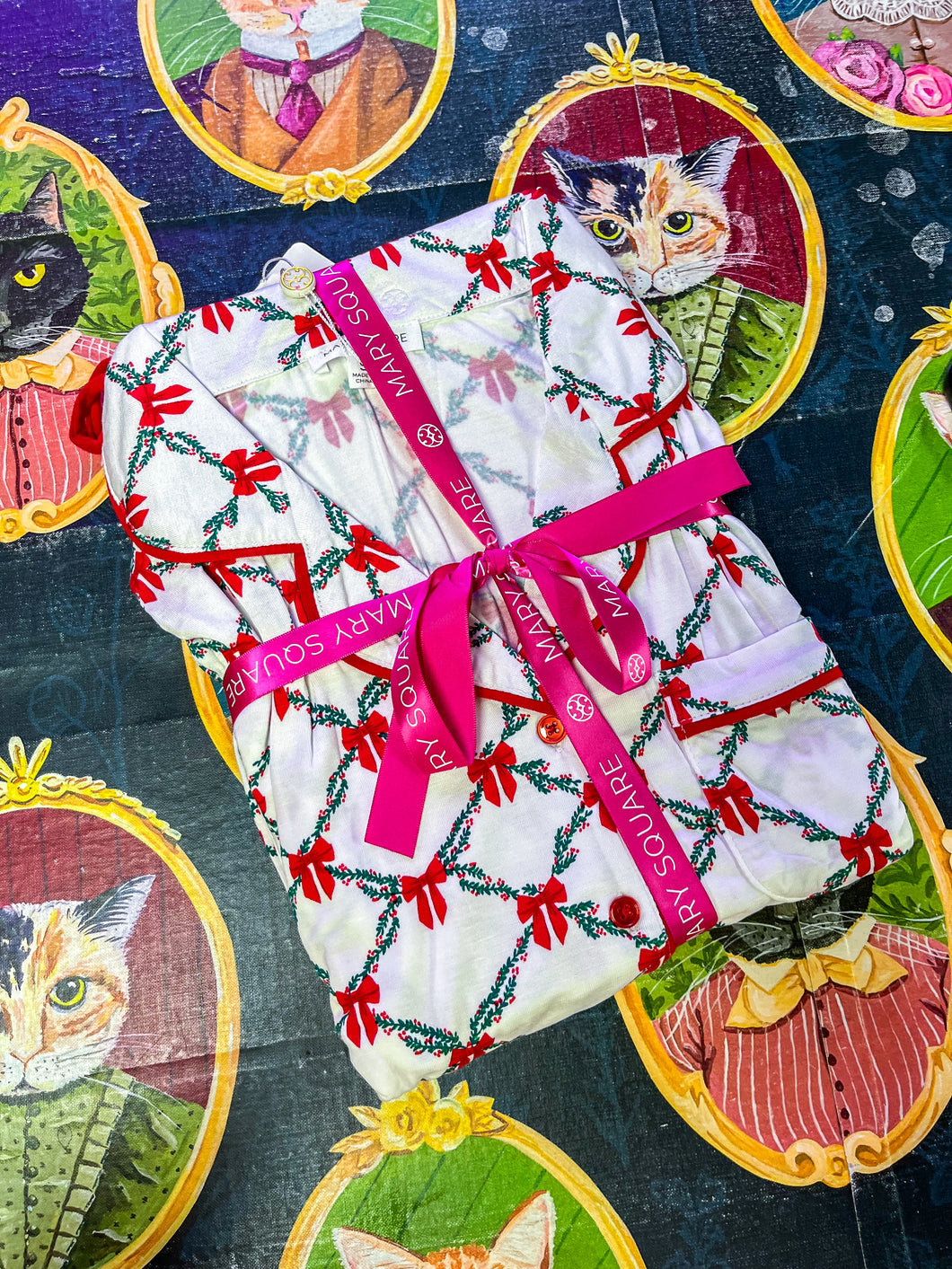 Mary Square Lattice Garland Pajama Set