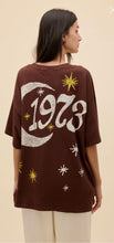 Load image into Gallery viewer, DAYDREAMER Fleetwood Mac 1973 Doodle ONESIZE Tee
