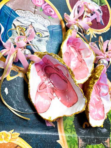 Ballet Slipper Oyster Ornament