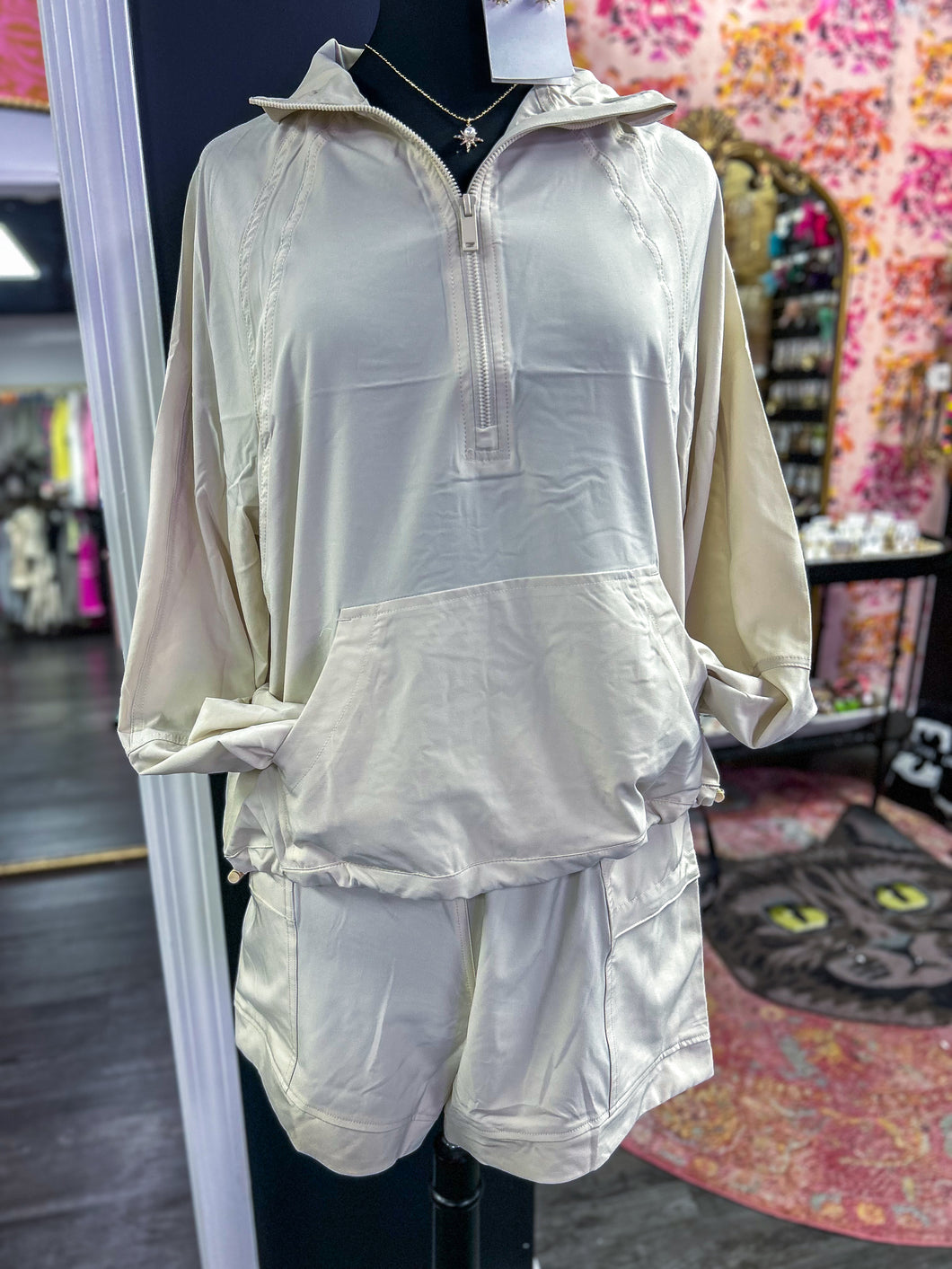 Running Errands Set Cream