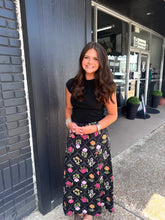 Load image into Gallery viewer, Black floral skirt