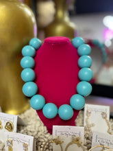 Load image into Gallery viewer, Chunky Beaded Necklace