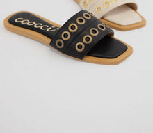 Load image into Gallery viewer, Dolly Black Flats