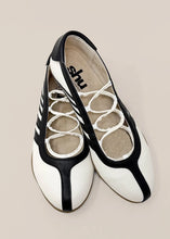 Load image into Gallery viewer, River Lace Up Sneakers White