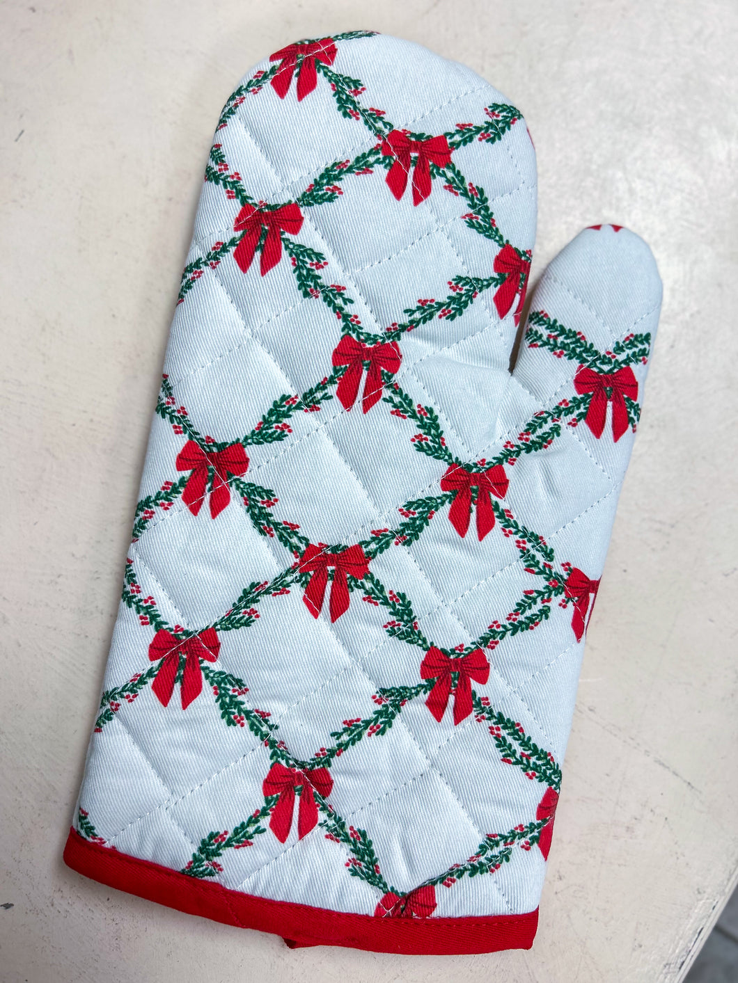MS Holiday Trellis Oven Mitt