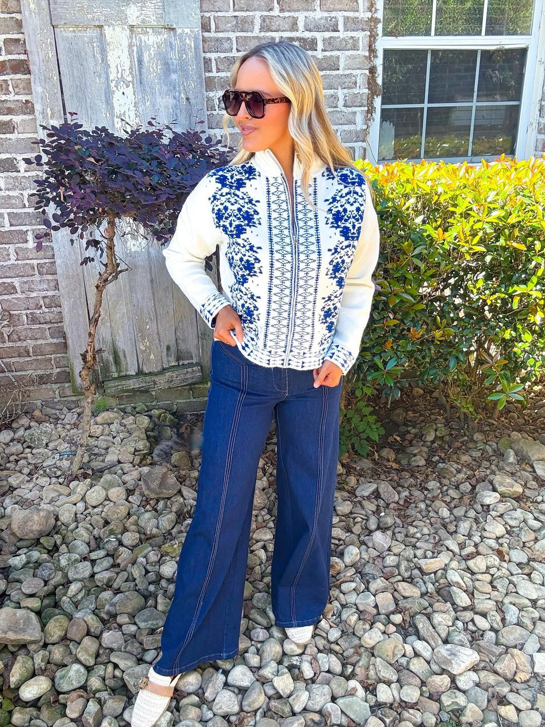 Classy Blue Floral Zip sweater
