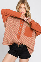 Load image into Gallery viewer, Mikey Button Pullover Rust
